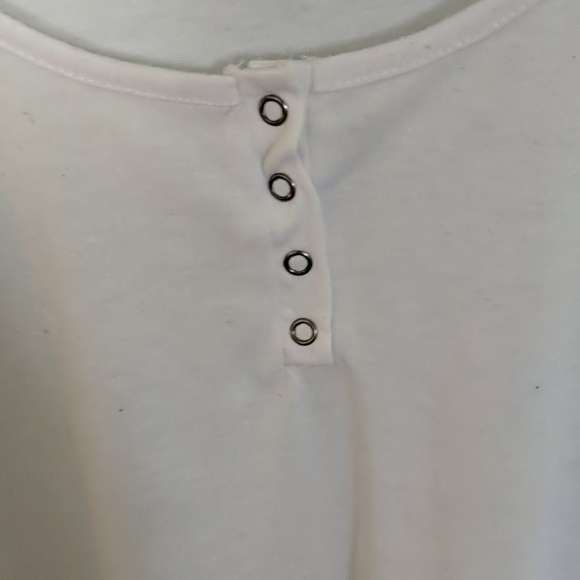 Tresics button tee - Picture 2 of 3